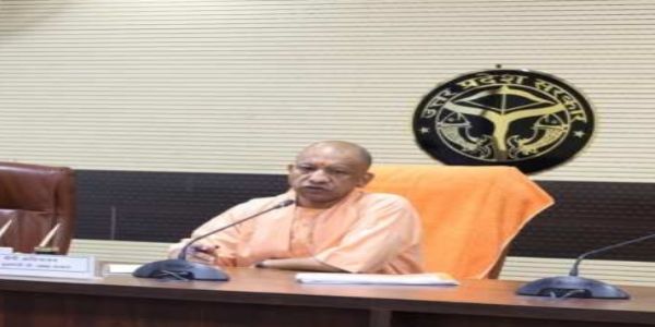 वाराणसी-नगरस्य चतुर्णां विकास-कार्याणां विषये मुख्यमन्त्री योगी-आदित्यनाथेन दृढ-निर्देशाः प्रदत्ताः