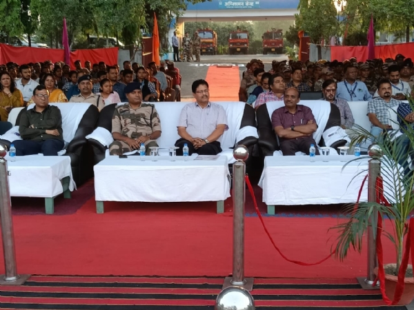 कार्यक्रम में शामिल अतिथि