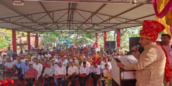 कठुआ-जनपदे राधा-कृष्ण-मूर्त्योः प्राणप्रतिष्ठा-समारोहे जनतरंग: आगतः, विधायकः राजीव- जसरोटिया सहभागी अभवत्