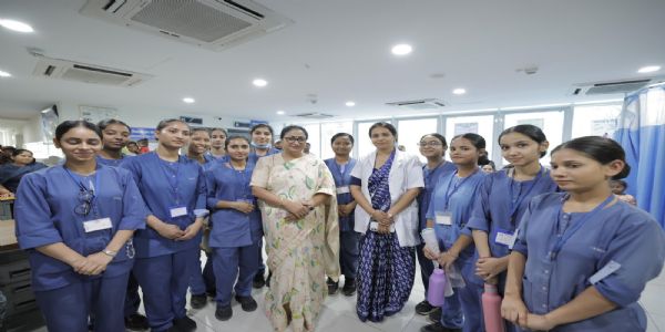 मुख्यमन्त्री अरुणा-आसफ-अली-चिकित्सालयस्य सहसा-निरीक्षणं कृतवान्