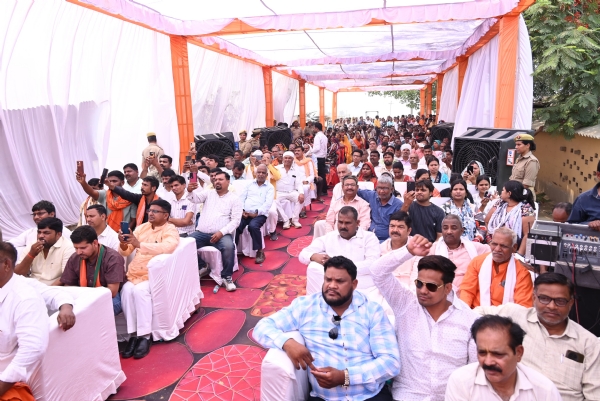 फोरलेन सड़क और उपरिगामी पुल से और सुगम हो जाएगा आवागमन : सीएम योगी*