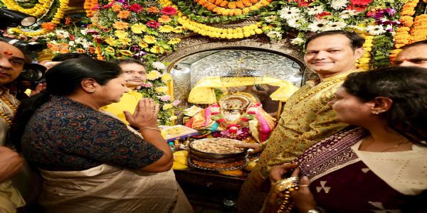 मुख्यमंत्री मातुः बगलामुख्याः प्रकटोत्सवे सम्मिलितः