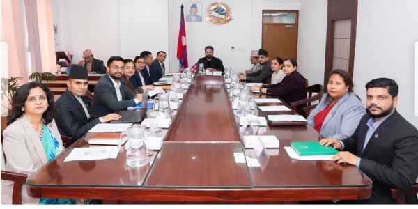 नेपाल सर्वकारः कर्मचारिभ्यः त्रीन् मासान् यावत् विदेश यात्रां न कर्तुं निर्दिष्टवान्