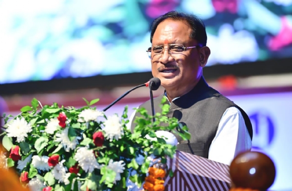 मुख्यमंत्री विष्णु देव साय कार्यक्रम को संबोधित करते हुए