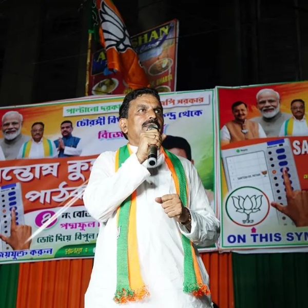 संतोष पाठक