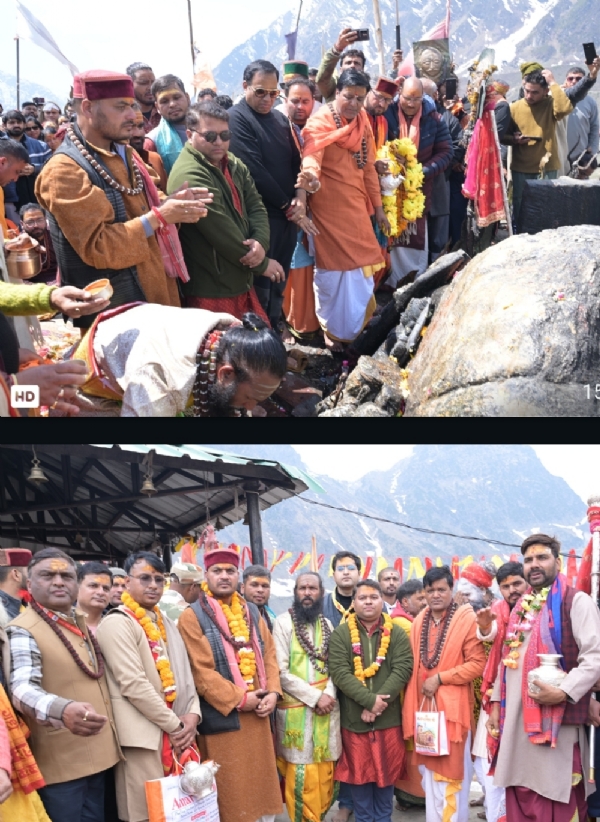 केदारनाथ धाम में श्री भकुंट भैरवनाथ मंदिर के  कपाट खुलने पर उपस्थित श्रद्धालु।