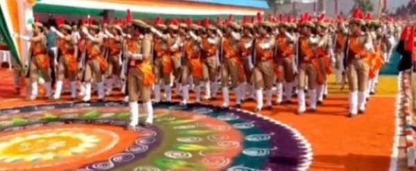 परेड में शामिल प्रशिक्षित महिला आरक्षी