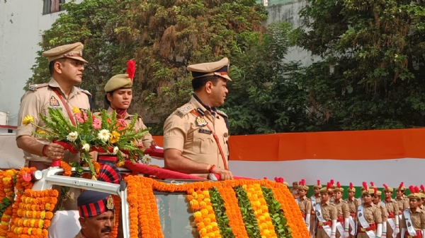 गोरखपुर पुलिस लाइन में भव्य दीक्षांत परेड: 493 महिला प्रशिक्षुओं ने ली शपथ, कानून-व्यवस्था को मिलेगी नई मजबूती*