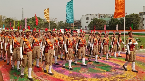 गोरखपुर पुलिस लाइन में भव्य दीक्षांत परेड: 493 महिला प्रशिक्षुओं ने ली शपथ, कानून-व्यवस्था को मिलेगी नई मजबूती*