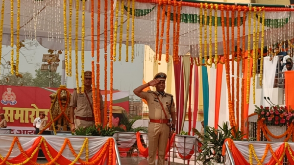 गोरखपुर पुलिस लाइन में भव्य दीक्षांत परेड: 493 महिला प्रशिक्षुओं ने ली शपथ, कानून-व्यवस्था को मिलेगी नई मजबूती*