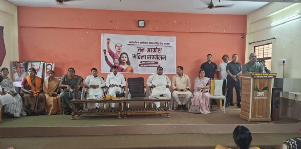 महिला जनाक्रोश सम्मेलन को सम्बोधित करते क्षेत्रीय अध्यक्ष अजीत पाल सिंह