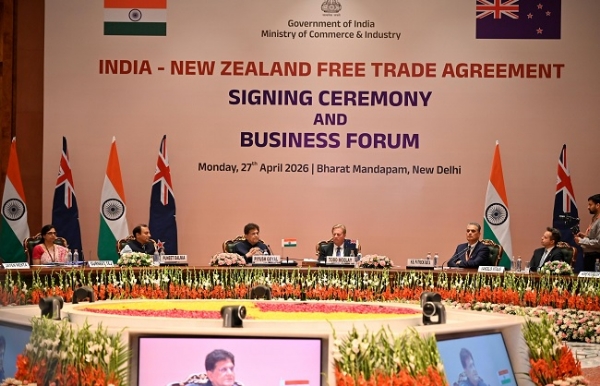 प्रेस को संबोधित करते हुए वाणिज्य मंत्री पीयूष गोयल