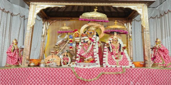 विभिन्न-मन्दिरेषु भक्तिभावेन मोहिनी-एकादशी श्रद्धया पालिता