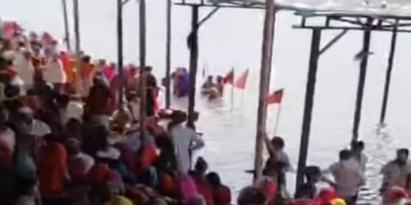 पुष्कर सरोवरे वैशाख पंचतीर्थ स्नानं शुभारब्धं, मोहिनी एकादश्याम् उत्पन्नः श्रद्धालूनां सम्मर्दः