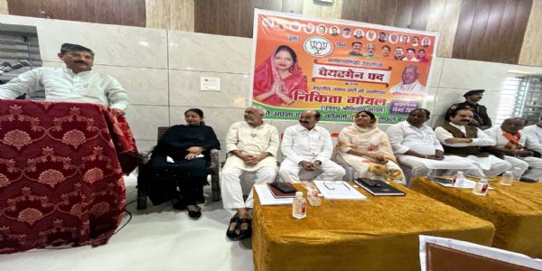 हिसार-नगरम् - उकलाना-क्षेत्रे कमलस्य विजयः निश्चितः, काँग्रेस-दलम् रणभूमिं त्यक्त्वा पलायितम् - कृष्ण-बेदी