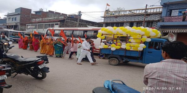 सदगुरोः महर्षेः मेंहीं परमहंसजेः 142तमायां जयंत्यां निर्गता भव्या प्रभातयात्रा