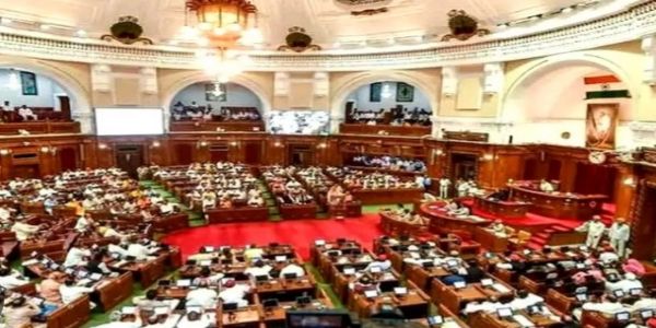 एक दिवसीयस्य उत्तरप्रदेशविधानसभा सत्रस्य कार्यवाही शुभारब्धा, महिला सशक्तिकरणे चर्चा सक्रिया