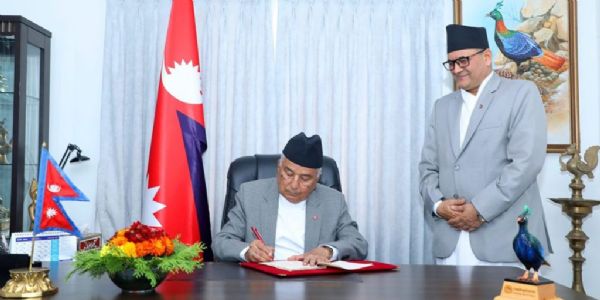 नेपालस्य राष्ट्रपतिः बालेन्द्र सर्वकारस्य ६ अध्यादेशेषु केवलम् एकस्मै दत्ता सहमतिः