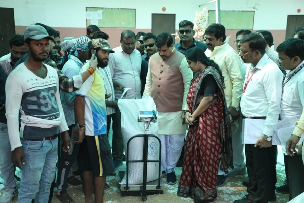 मुख्यमंत्री डॉ. मोहन यादव ने खरगोन के कतरगांव में गेहूं उपार्जन केन्द्र का किया आकस्मिक निरीक्षण