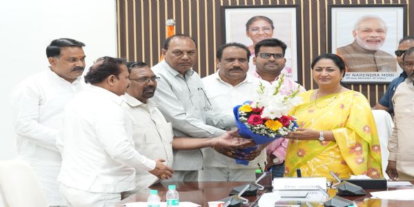 मुख्यमंत्री रेखा गुप्ता ने एमसीडी के सफाई कर्मचारी यूनियन कोर कमेटी के प्रतिनिधियों से की मुलाकात