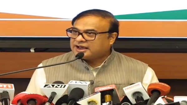 असम प्रदेश भाजपा मुख्यालय में सोमवार को आयोजित संवाददाता सम्मेलन को संबोधित करते मुख्यमंत्री डॉ. हिमंत बिस्व सरमा असम प्रदेश भाजपा मुख्यालय में सोमवार को आयोजित संवाददाता सम्मेलन को संबोधित करते मुख्यमंत्री डॉ. हिमंत बिस्व सरमा