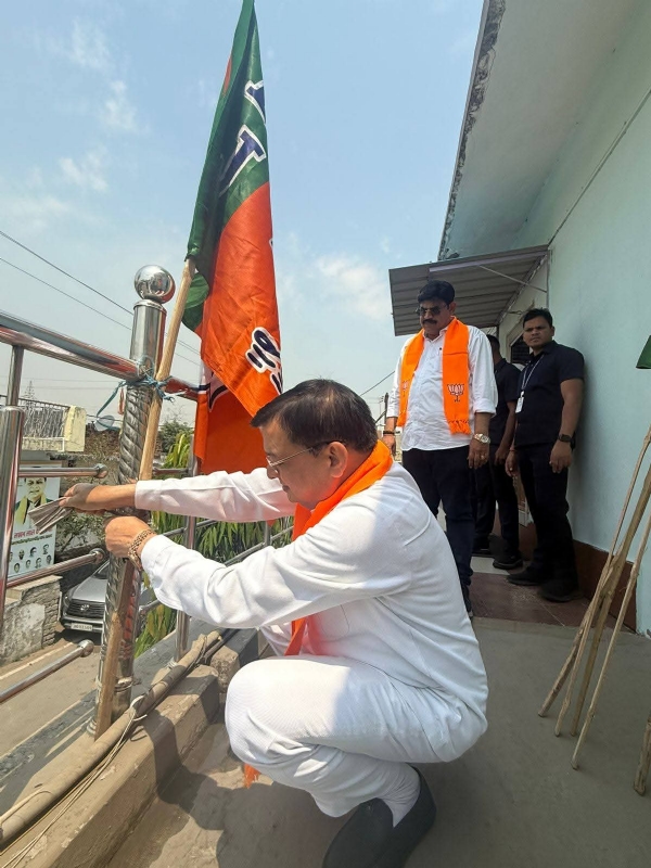 कोरबा में मंत्री लखनलाल देवांगन ने भाजपा स्थापना दिवस पर फहराया पार्टी ध्वज, राष्ट्रवादी विचारधारा को किया नमन कोरबा में मंत्री लखनलाल देवांगन ने भाजपा स्थापना दिवस पर फहराया पार्टी ध्वज, राष्ट्रवादी विचारधारा को किया नमन