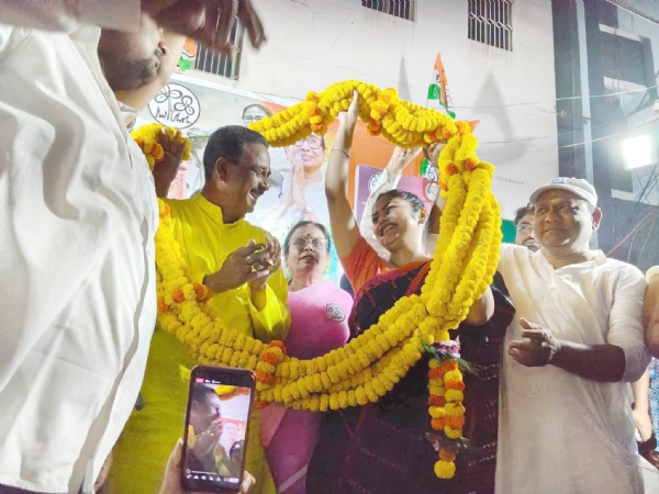 सयानी घोष का पश्चिम मेदिनीपुर में प्रचार