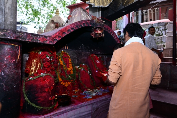 पूजा करते मुख्यमंत्री