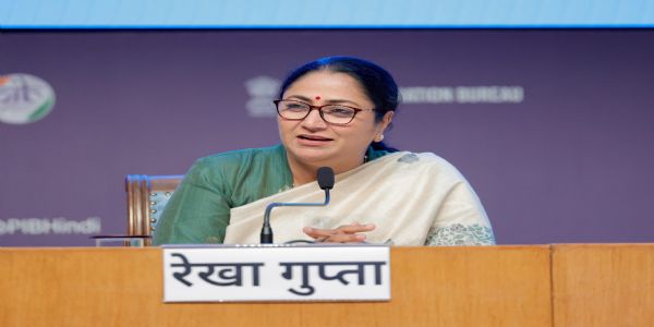 अनधिकृतवसतीनां नियमितीकरणेन से लक्षमितेभ्यः परिवारेभ्यो मिलितः सम्मानः सुरक्षायाश्च अधिकारः - रेखागुप्ता