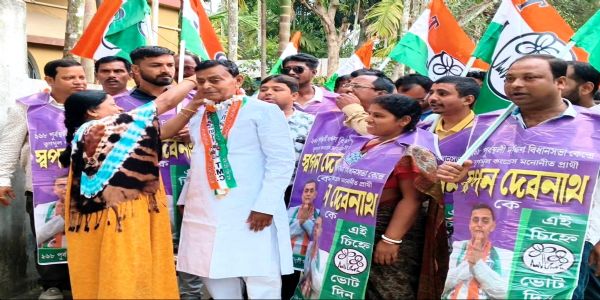 निर्वाचनम् 26 : शोभायात्रया सह स्वपन देवनाथोऽपूरयत् नामांकनम्