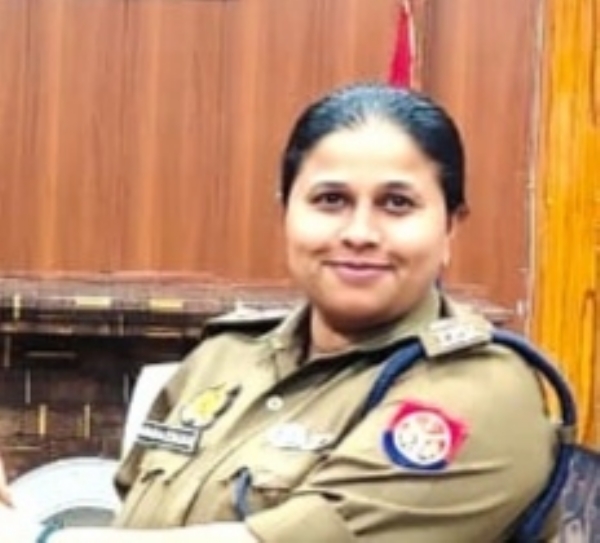 पुलिस अधीक्षक मीरजापुर अपर्णा रजत कौशिक। पुलिस अधीक्षक मीरजापुर अपर्णा रजत कौशिक।