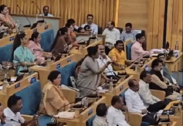 इंदौर नगर निगम की बजट बैठक इंदौर नगर निगम की बजट बैठक