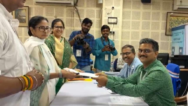 ममता बनर्जी का नामांकन