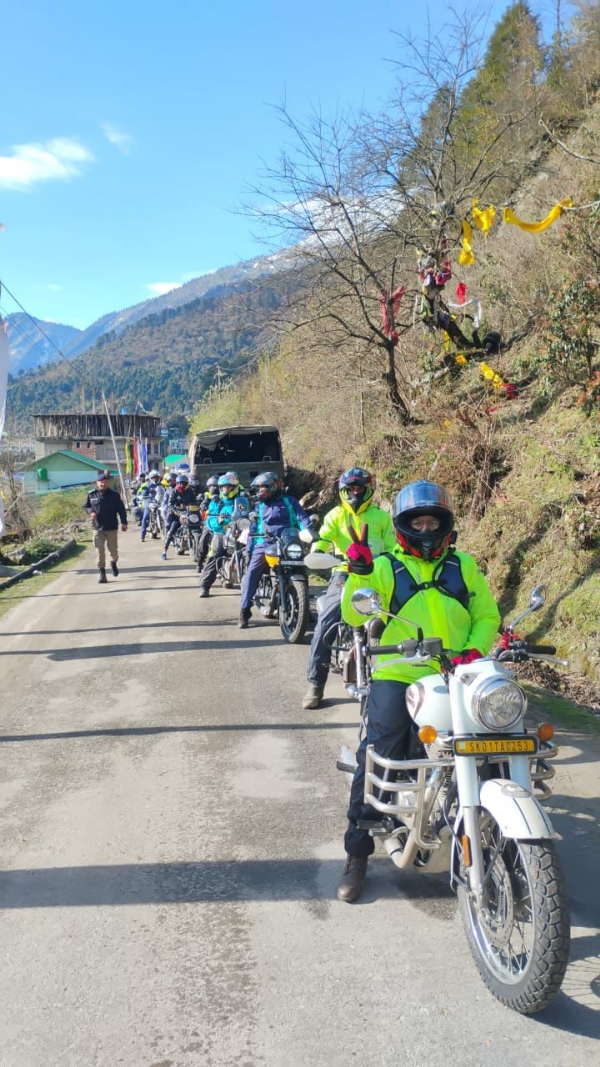 लाचेनबाट पर्यटकहरूको निकासी शुरु