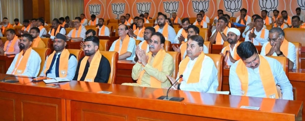 विस चुनाव के प्रवासी कार्यकर्ता  सम्मानित