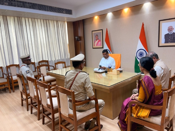 प्रशासनिक बैठक में मुख्यमंत्री शुभेंदु अधिकारी