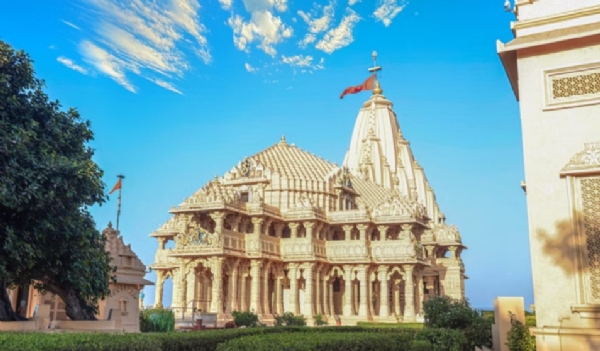 यही है सोमनाथ मंदिर। इसे आक्रांता महमूद गजनवी ने 17 बार लूटा। फोटो - इंटरनेट मीडिया