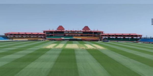 ऐ. पि. एल्.-मुम्बई इण्डियन्स्-दलं गुरुवासरे धर्मशालायां पञ्जाब किङ्ग्स-दलं सम्मुखीकरिष्यति