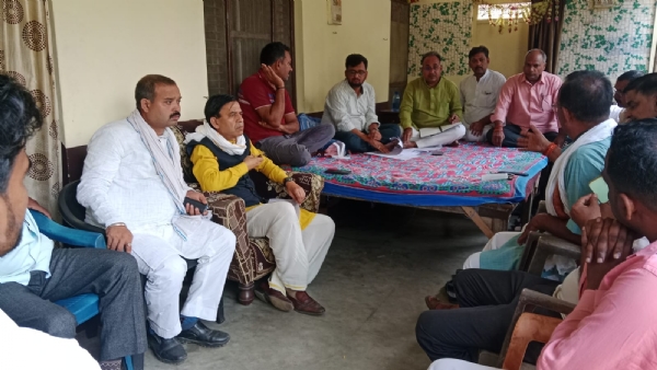 फोटो सांसद का बात करते