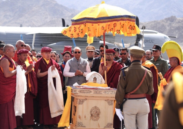 14 दिवसीय प्रदर्शनी के बाद लेह में पिपराहवा में बुद्ध के अवशेषों को भावपूर्ण विदाई दी गई