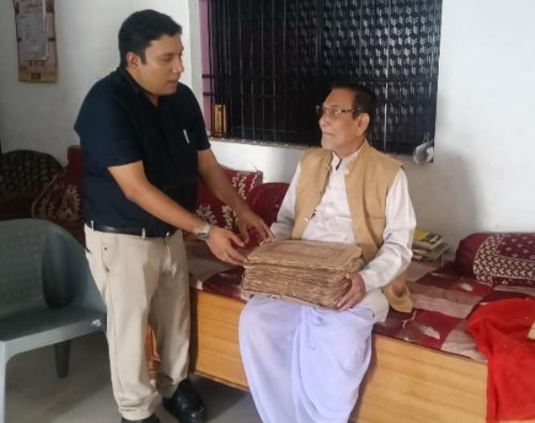 रायपुर : दुर्लभ धार्मिक धरोहरों का संरक्षण: 136 वर्ष प्राचीन श्रीमद्भागवत महापुराण एवं हस्तलिखित पांडुलिपियाँ प्राप्त