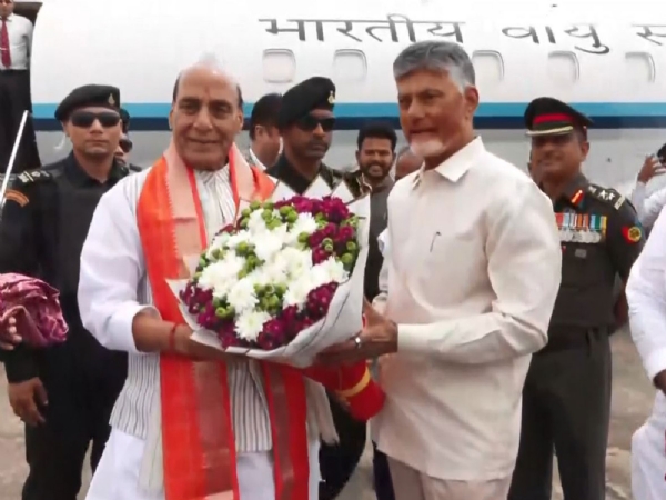 राजनाथ सिंह ने आंध्र प्रदेश के पुट्टपर्थी में  16 हजार करोड़ की डिफेंस परियोजना की आधारशिला रखी