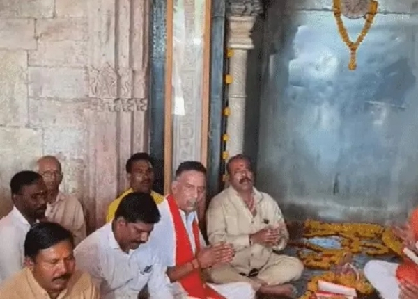 भोजशाला में हनुमान-चालीसा पाठ के साथ हुई पूजा-अर्चना