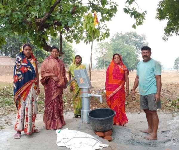 सेंदरीमुंडा के बैशाखूपारा के ग्रामीण सेंदरीमुंडा के बैशाखूपारा के ग्रामीण