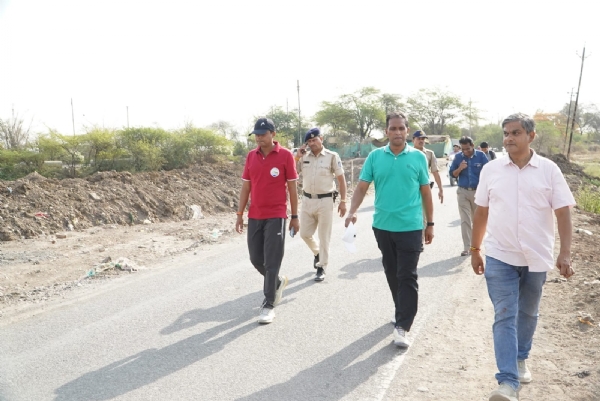 Prepare to work in 3 shifts in the ongoing works of Simhastha - Divisional Commissioner Mr. Singh Prepare to work in 3 shifts in the ongoing works of Simhastha - Divisional Commissioner Mr. Singh