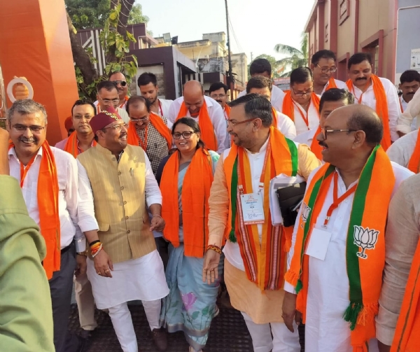सम्मेलन में मौजूद एमएलसी अनूप सिंह जिला अध्यक्ष अरविंद गुप्ता विधायक विनोद शंकर अवस्थी सहित अन्य अन्य पदाधिकारी