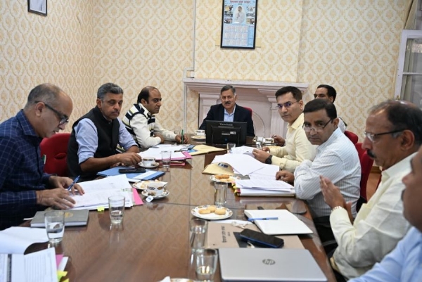तकनीकी शिक्षा मंत्री राजेश धर्माणी बैठक की अध्यक्षता करते हुए। तकनीकी शिक्षा मंत्री राजेश धर्माणी बैठक की अध्यक्षता करते हुए।