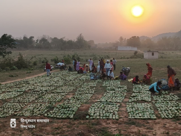 फड़ में पहुंचे तेंदूपत्ता संग्राहक