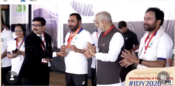 हैदराबद में बना योगा रिकॉर्ड