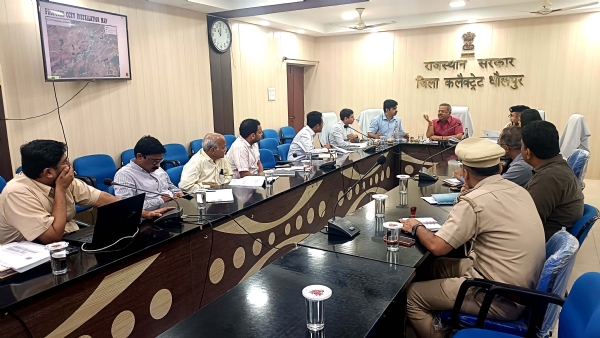 सीईसी सदस्य गोयल धौलपुर पंहुचे,रेत खनन का जायजा लिया